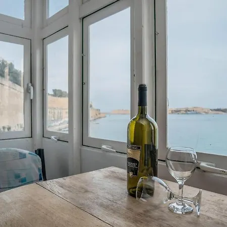 Seafront In Apartment *