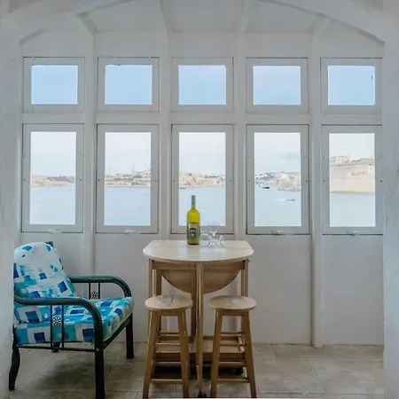 Seafront In Apartament Valletta