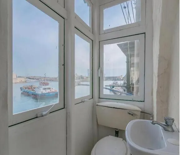 Seafront In Apartment *